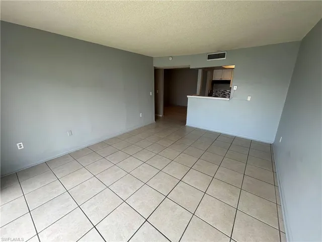 3704 Broadway 101, Fort Myers, Florida 33901