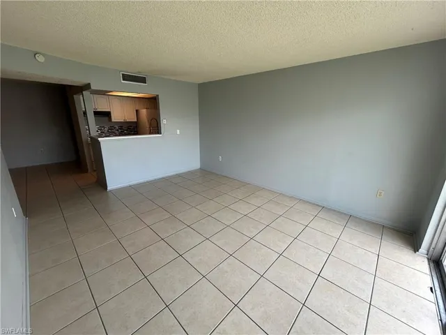 3704 Broadway 101, Fort Myers, Florida 33901