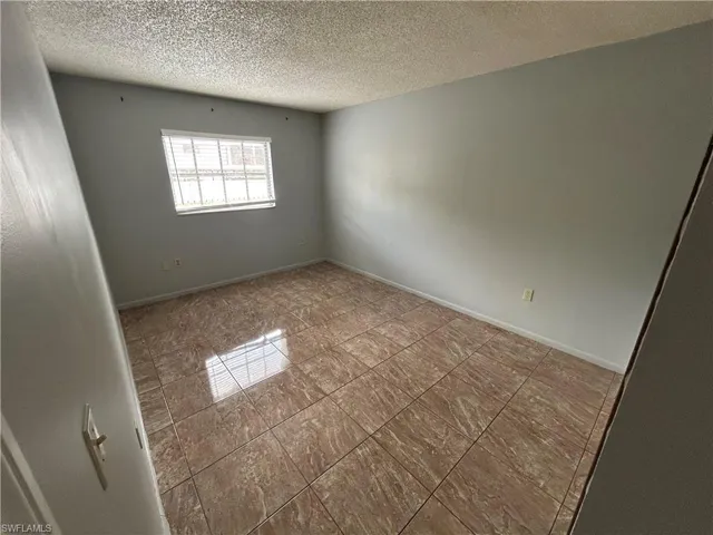 3704 Broadway 101, Fort Myers, Florida 33901