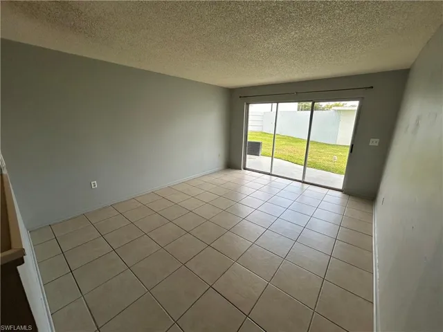 3704 Broadway 101, Fort Myers, Florida 33901
