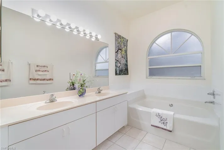 26394 Clarkston Dr, Bonita Springs, Florida 34135