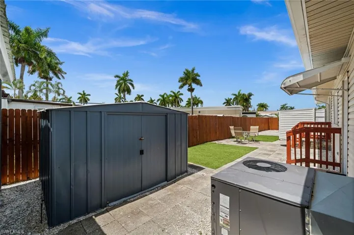 12071 Palm Dr, Fort Myers, Florida 33908