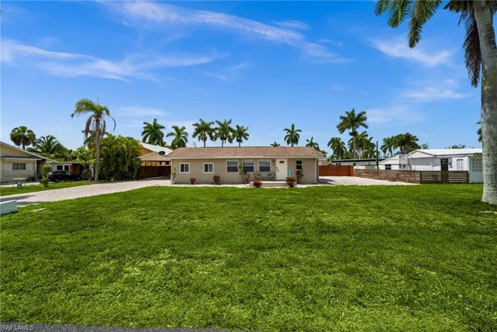 12071 Palm Dr, Fort Myers, Florida 33908
