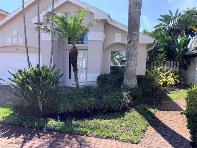 Welcome Home with mature landscaping abound!