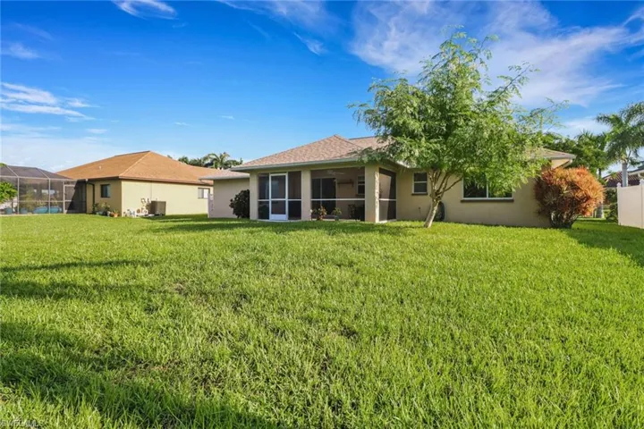 2542 Sw 37th St, Cape Coral, Florida 33914