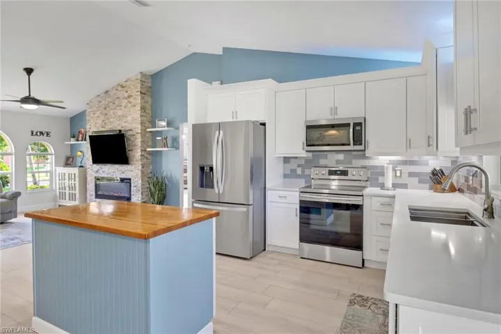 2542 Sw 37th St, Cape Coral, Florida 33914