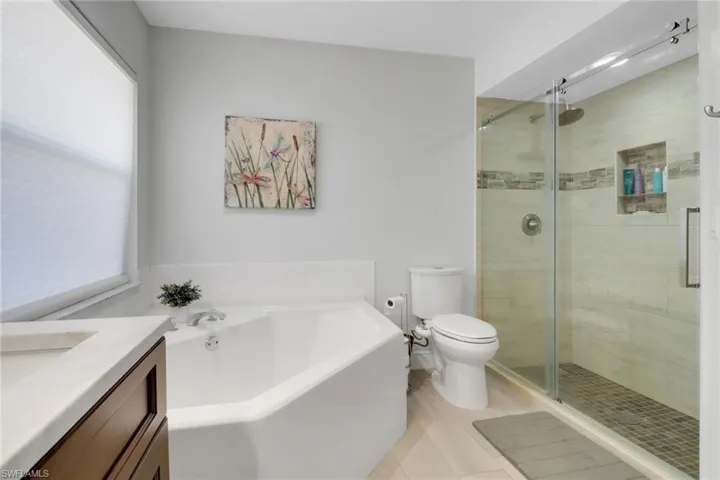 2542 Sw 37th St, Cape Coral, Florida 33914