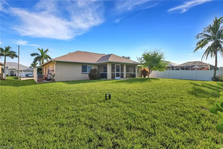 2542 Sw 37th St, Cape Coral, Florida 33914