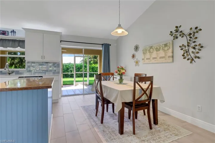 2542 Sw 37th St, Cape Coral, Florida 33914