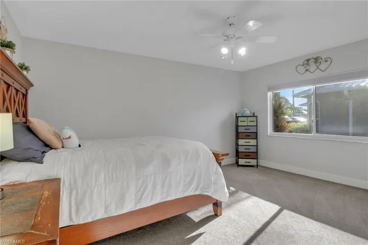 2542 Sw 37th St, Cape Coral, Florida 33914
