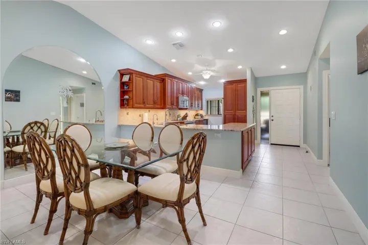 316  Foxtail  CT, Naples, FL 34104