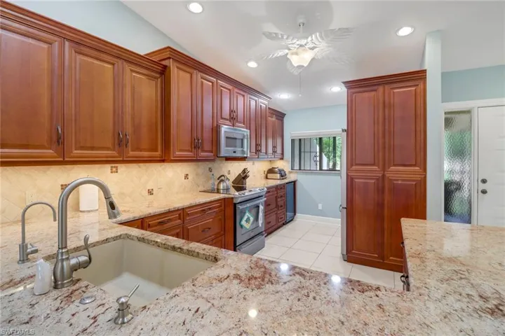 316  Foxtail  CT, Naples, FL 34104