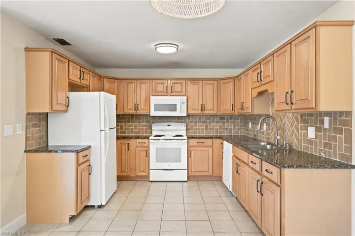 5638 Foxlake Dr, North Fort Myers, Florida 33917