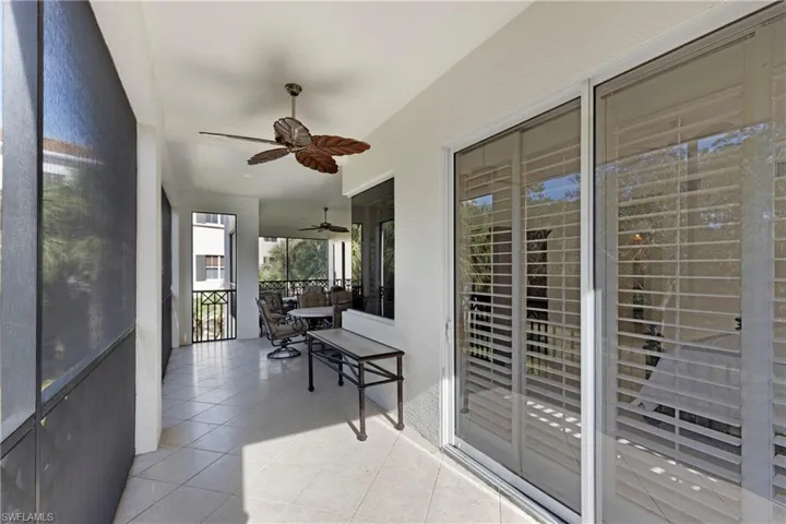 Sunroom with ceiling fan