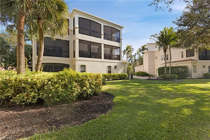 2863  Tiburon E BLVD, Naples, FL 34109