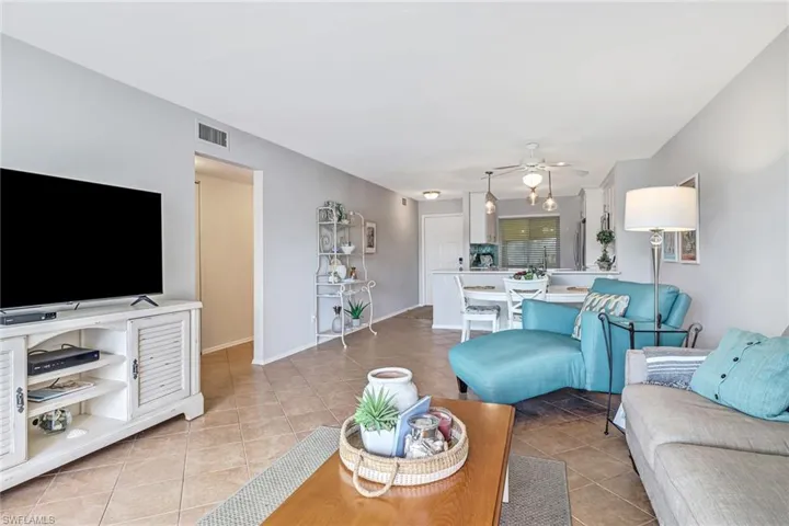 1001 Foxfire Ln 109, Naples, Florida 34104