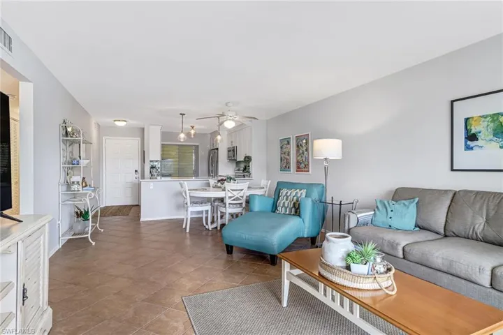 1001 Foxfire Ln 109, Naples, Florida 34104