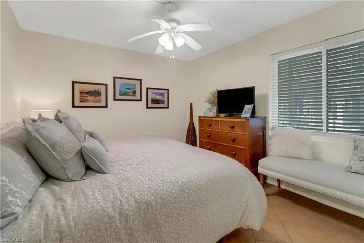 1001 Foxfire Ln 109, Naples, Florida 34104