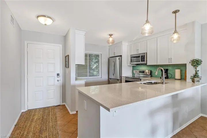 1001 Foxfire Ln 109, Naples, Florida 34104