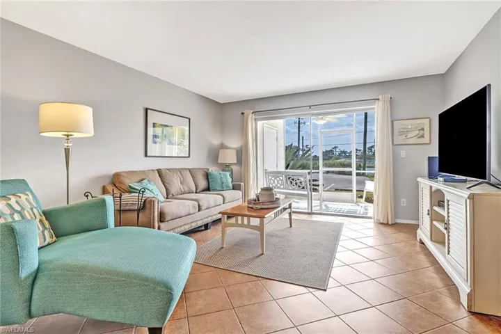 1001 Foxfire Ln 109, Naples, Florida 34104