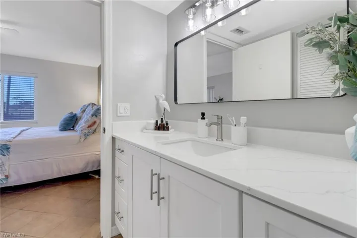1001 Foxfire Ln 109, Naples, Florida 34104