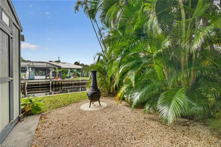 94 Gold Key Ct, North Fort Myers, Florida 33917