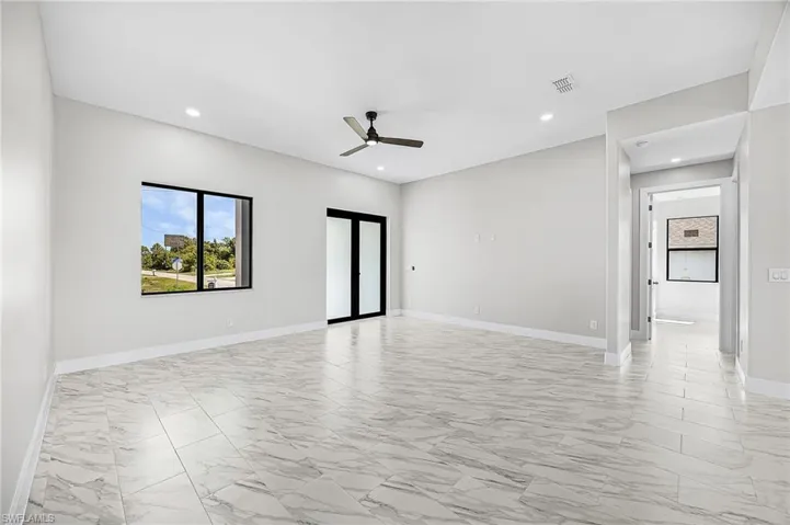 3813  1st SW ST, Lehigh Acres, FL 33976