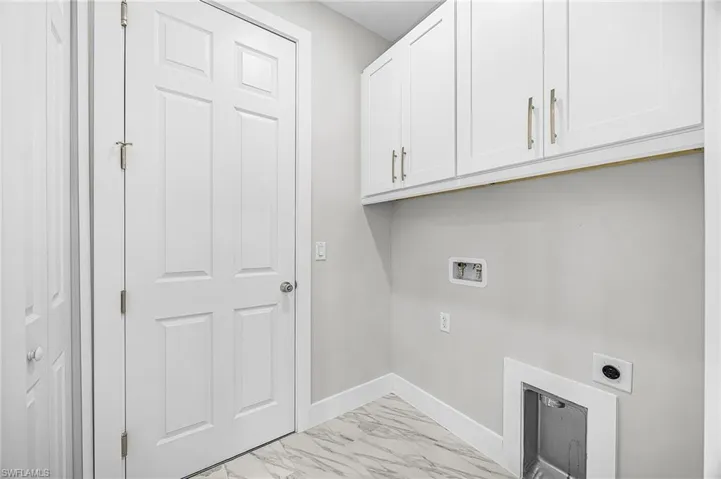 3813  1st SW ST, Lehigh Acres, FL 33976