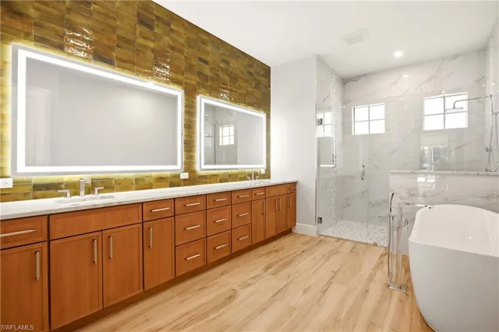 24265  Cock Robin  LN, Bonita Springs, FL 34135