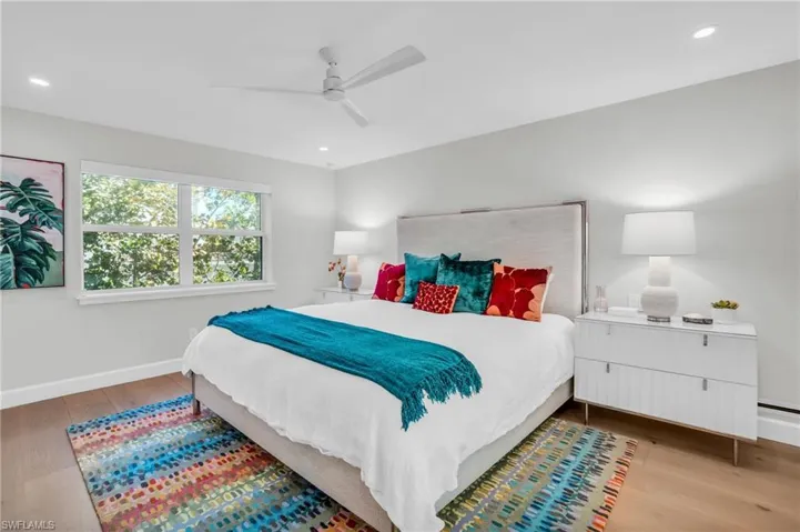 9517 Gulf Shore Dr 202, Naples, Florida 34108