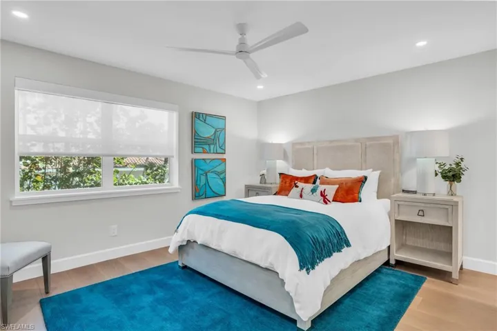 9517 Gulf Shore Dr 202, Naples, Florida 34108