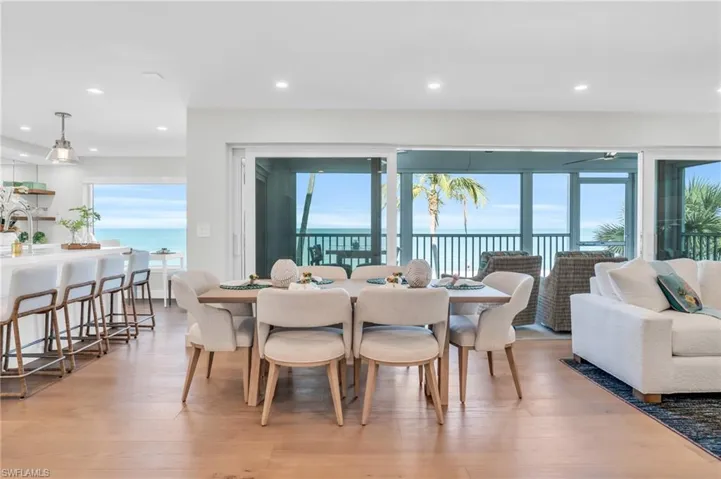 9517 Gulf Shore Dr 202, Naples, Florida 34108