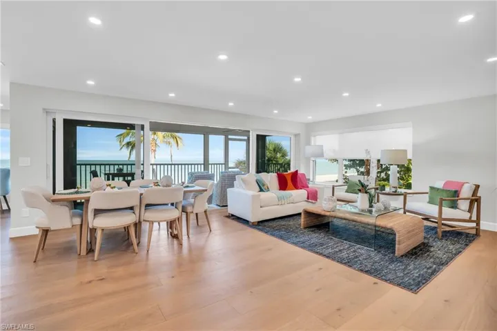9517 Gulf Shore Dr 202, Naples, Florida 34108