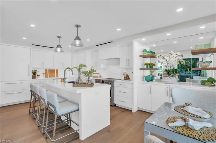 9517 Gulf Shore Dr 202, Naples, Florida 34108