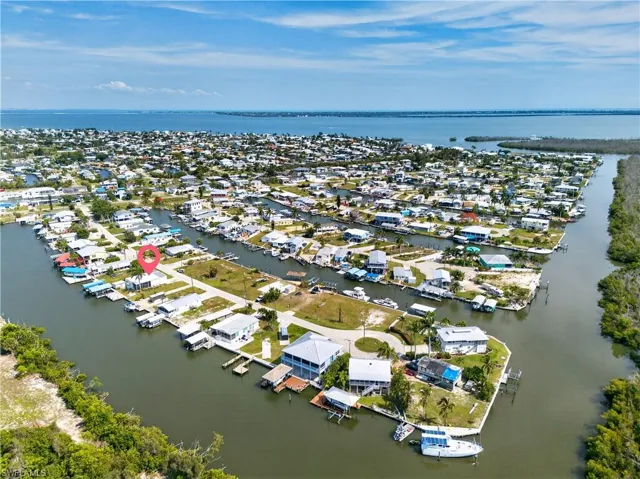 3864  Royal Palm  DR, St. James City, FL 33956