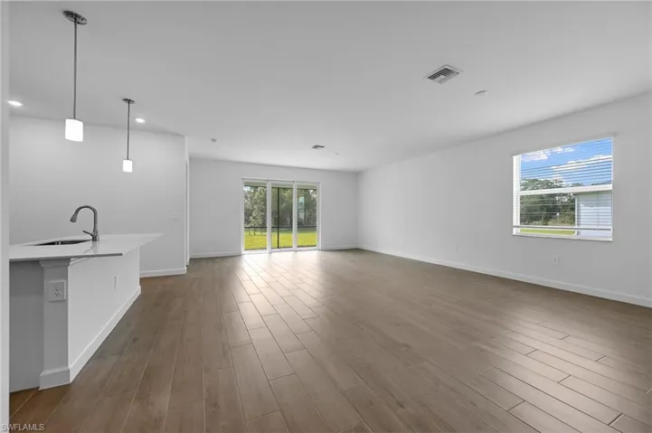 17581  Saddleback  LOOP, North Fort Myers, FL 33917