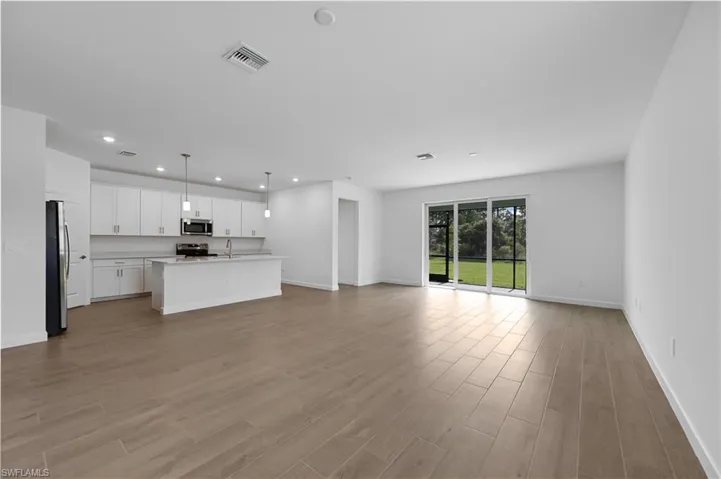 17581  Saddleback  LOOP, North Fort Myers, FL 33917