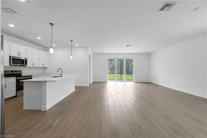 17581  Saddleback  LOOP, North Fort Myers, FL 33917