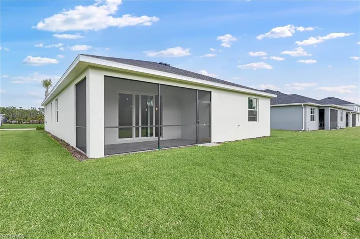 17581  Saddleback  LOOP, North Fort Myers, FL 33917