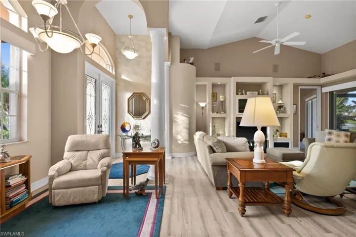14911  Laguna  DR, Fort Myers, FL 33908
