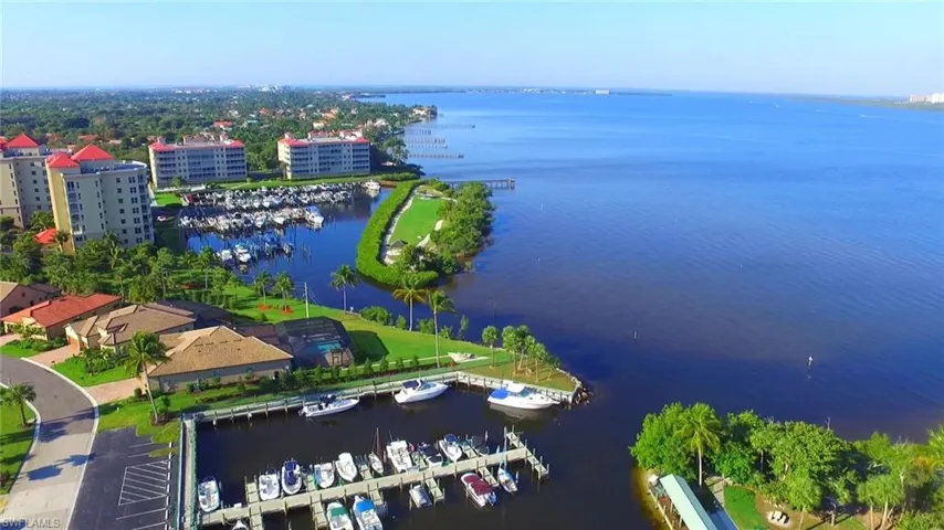 14911  Laguna  DR, Fort Myers, FL 33908