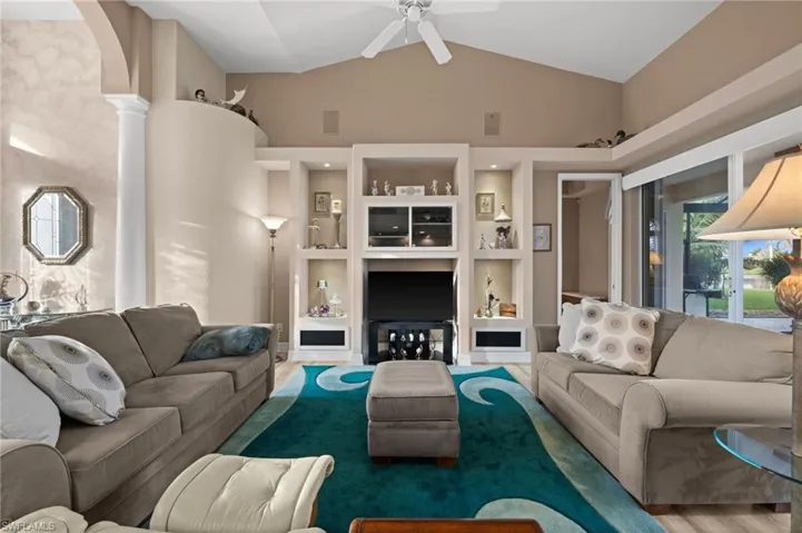 14911  Laguna  DR, Fort Myers, FL 33908