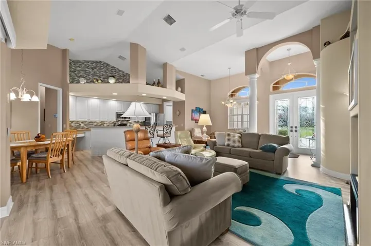 14911  Laguna  DR, Fort Myers, FL 33908