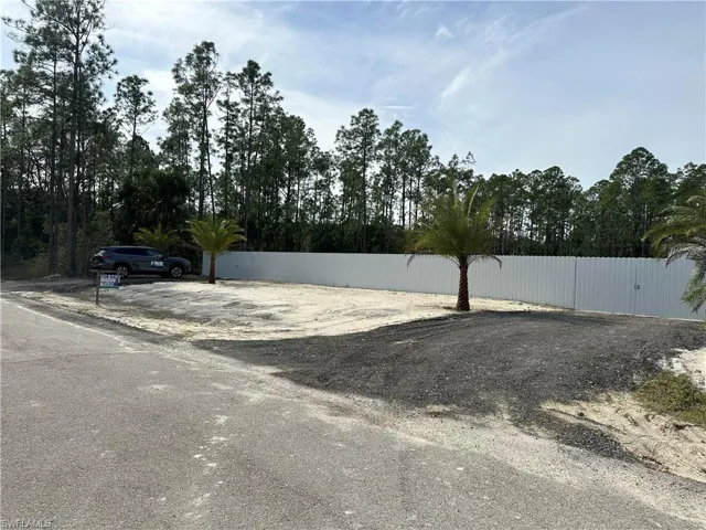1215  Hamilton  AVE, Lehigh Acres, FL 33972