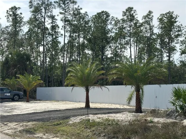 1215  Hamilton  AVE, Lehigh Acres, FL 33972