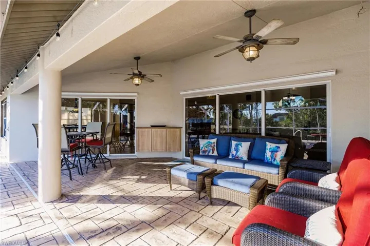 View of patio / terrace featuring outdoor lounge area