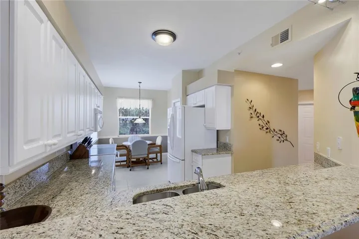 Kitchen & Breakfast Nook