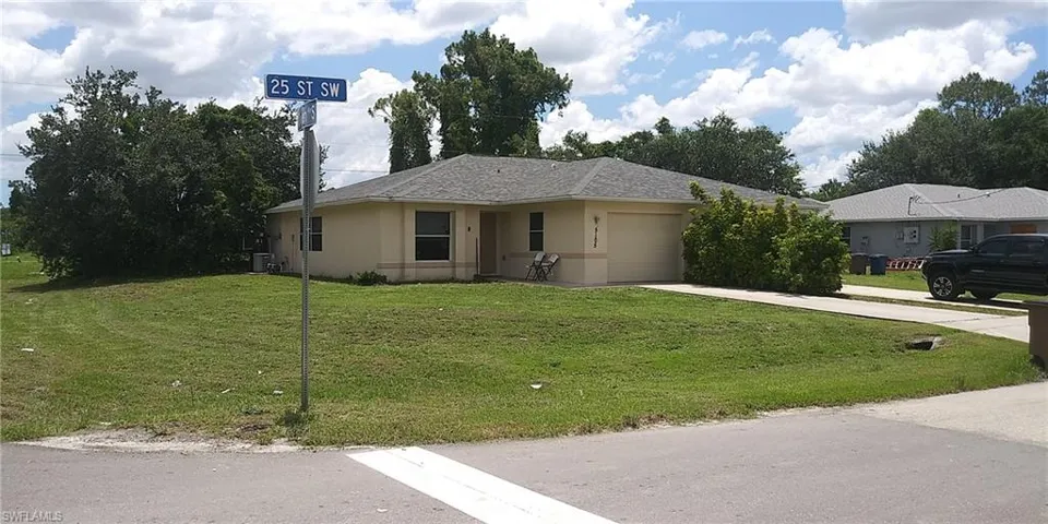 5107 – 5105 25th St Sw, Lehigh Acres, Florida 33973
