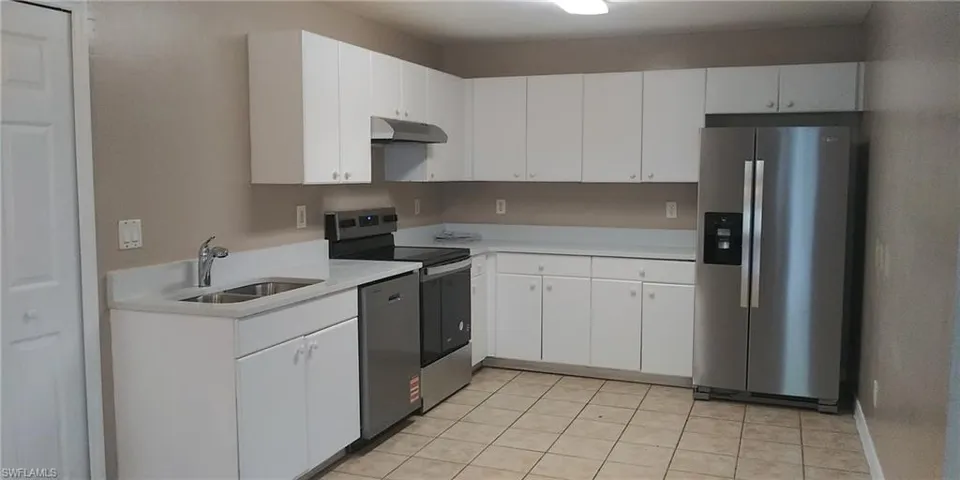 5107 – 5105 25th St Sw, Lehigh Acres, Florida 33973