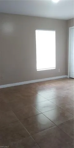 5107 – 5105 25th St Sw, Lehigh Acres, Florida 33973